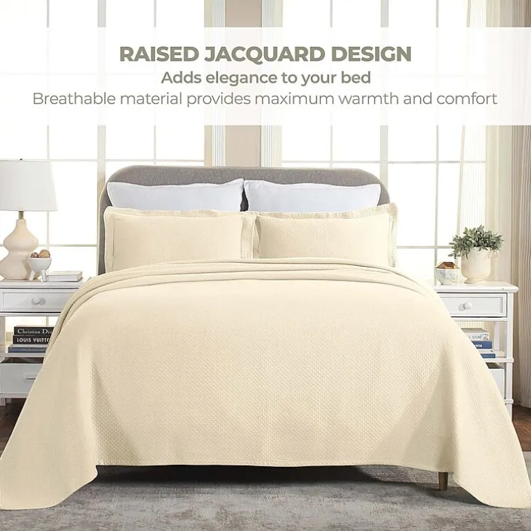 SUPERIOR® Solitaire Diamond Matelasse Geometric Jacquard Bedspread