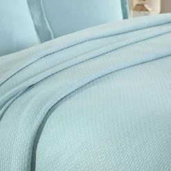 SUPERIOR® Solitaire Diamond Matelasse Geometric Jacquard Bedspread
