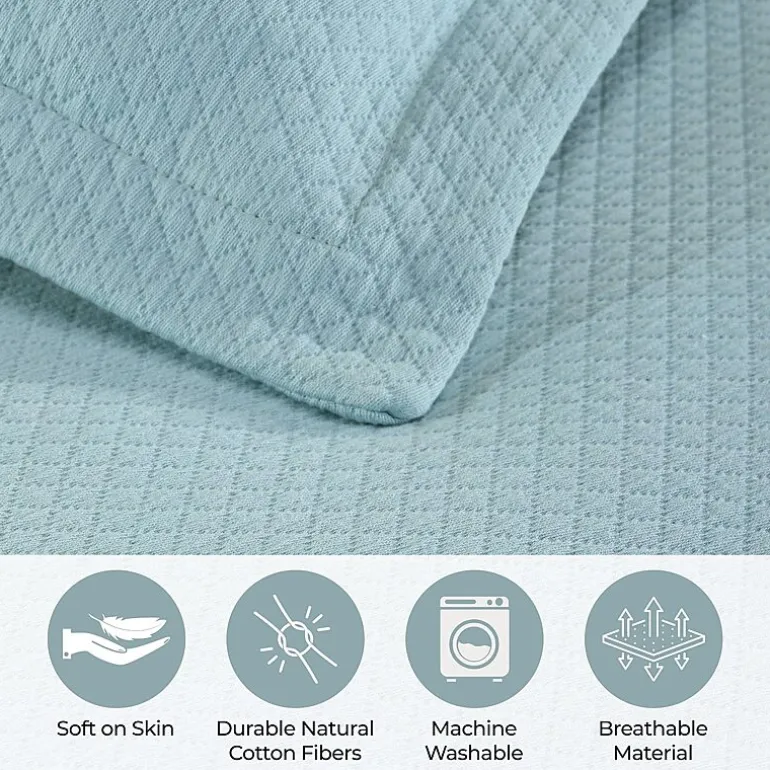 SUPERIOR® Solitaire Diamond Matelasse Geometric Jacquard Bedspread
