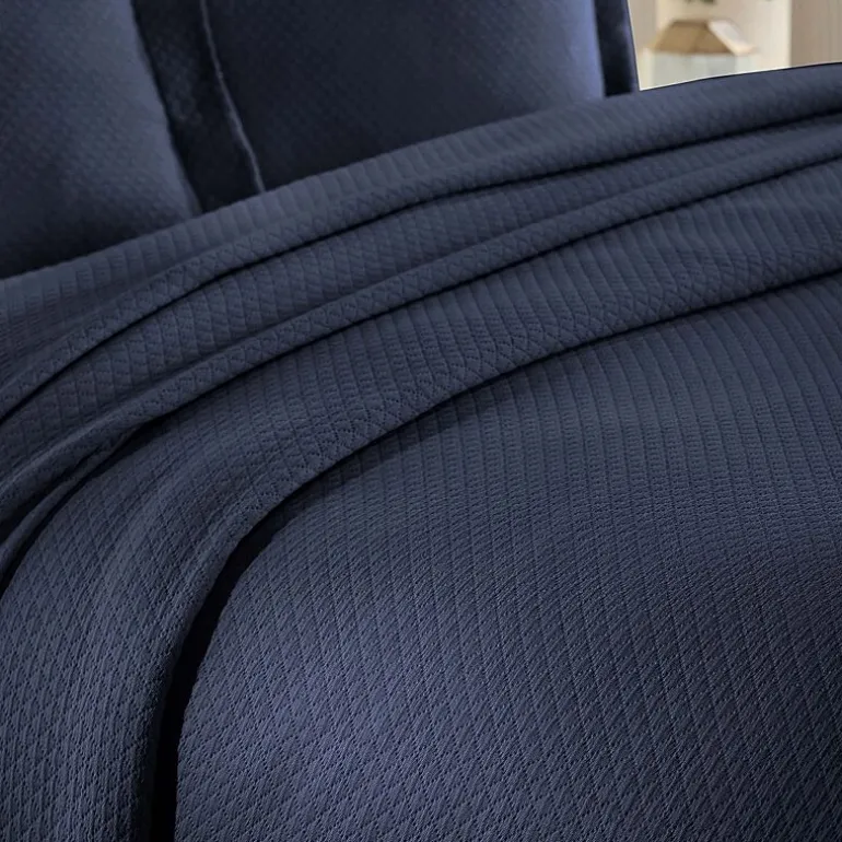 SUPERIOR® Solitaire Diamond Matelasse Geometric Jacquard Bedspread