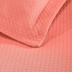 SUPERIOR® Solitaire Diamond Matelasse Geometric Jacquard Bedspread