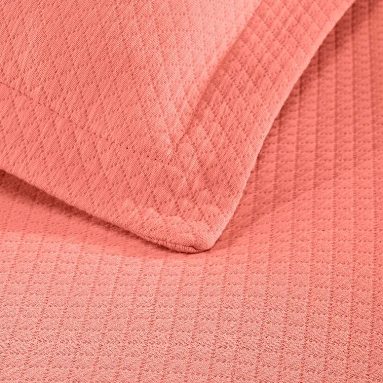 SUPERIOR® Solitaire Diamond Matelasse Geometric Jacquard Bedspread