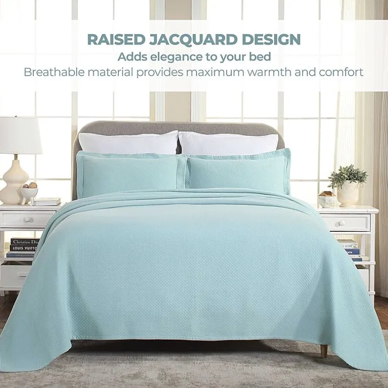 SUPERIOR® Solitaire Diamond Matelasse Geometric Jacquard Bedspread