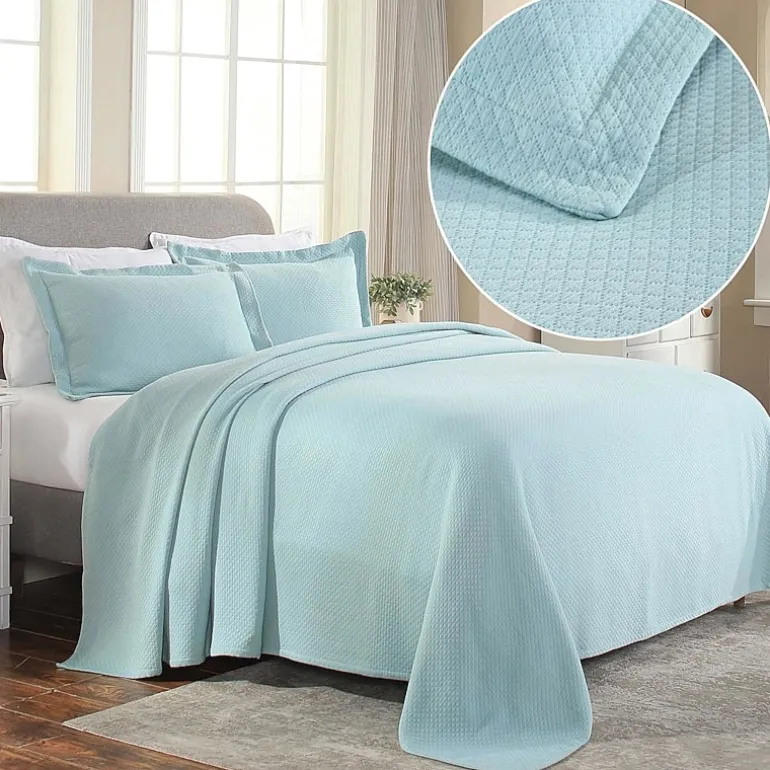 SUPERIOR® Solitaire Diamond Matelasse Geometric Jacquard Bedspread