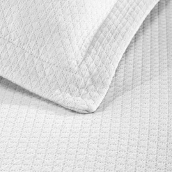 SUPERIOR® Solitaire Diamond Matelasse Geometric Jacquard Bedspread