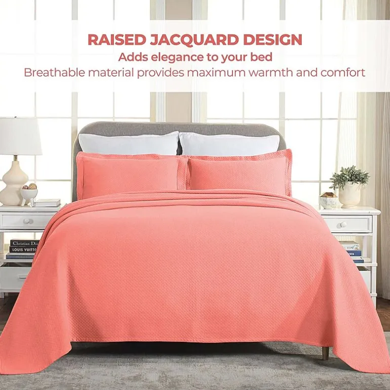 SUPERIOR® Solitaire Diamond Matelasse Geometric Jacquard Bedspread