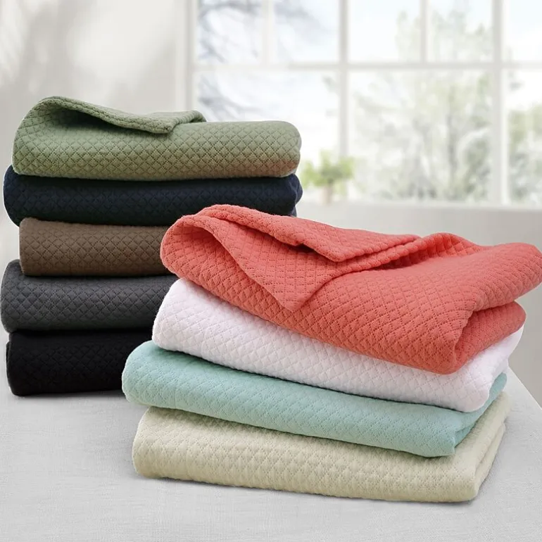SUPERIOR® Solitaire Diamond Matelasse Geometric Jacquard Bedspread