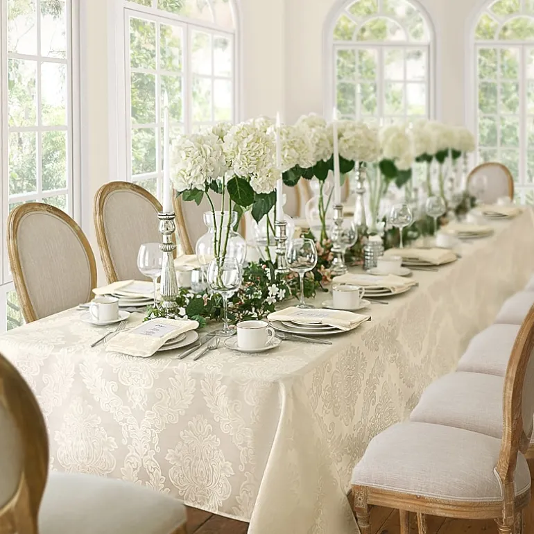 Threadmade Barcelona Jacquard Damask Tablecloth