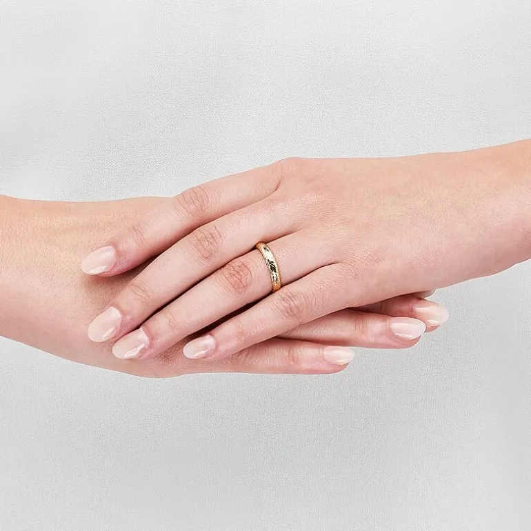 Womens 4MM 14K Gold Heart Round Band