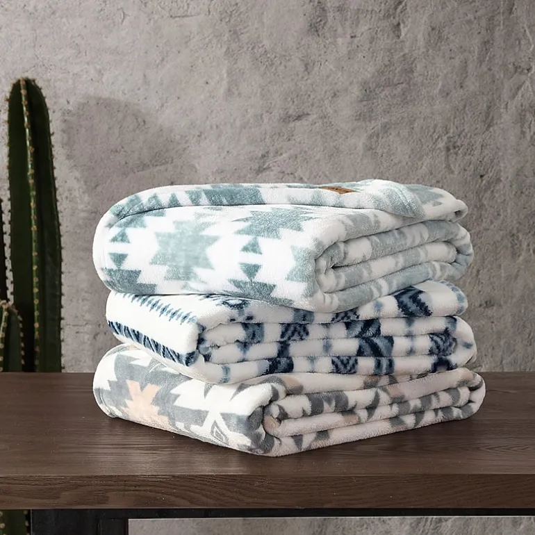 Wrangler Dakota Ultra Plush Fleece Lightweight Throw