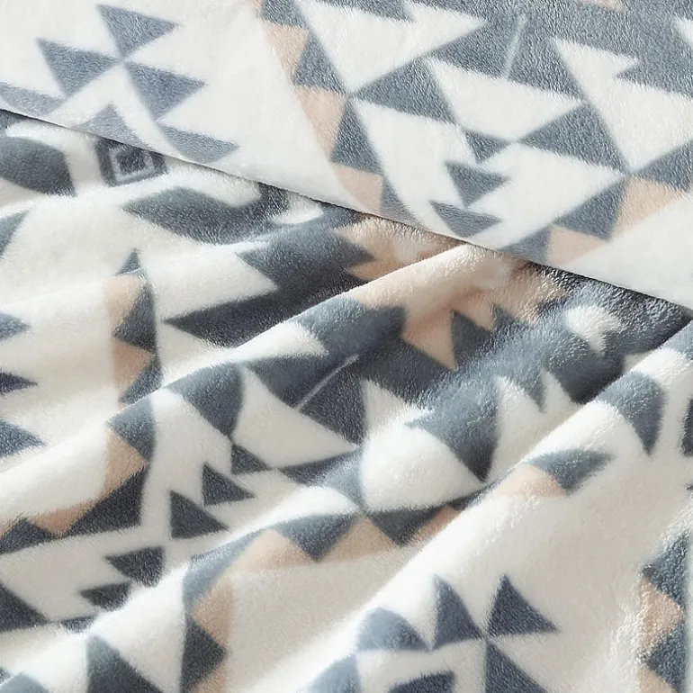 Wrangler Dakota Ultra Plush Fleece Lightweight Throw