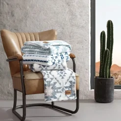 Wrangler Diamond Trail Ultra Plush Fleece Lightweight Throw