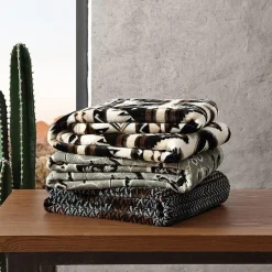 Wrangler Jesse Plush Washable Throw